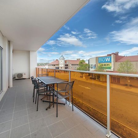 Апарт отель Abode Tuggeranong Канберра Экстерьер фото