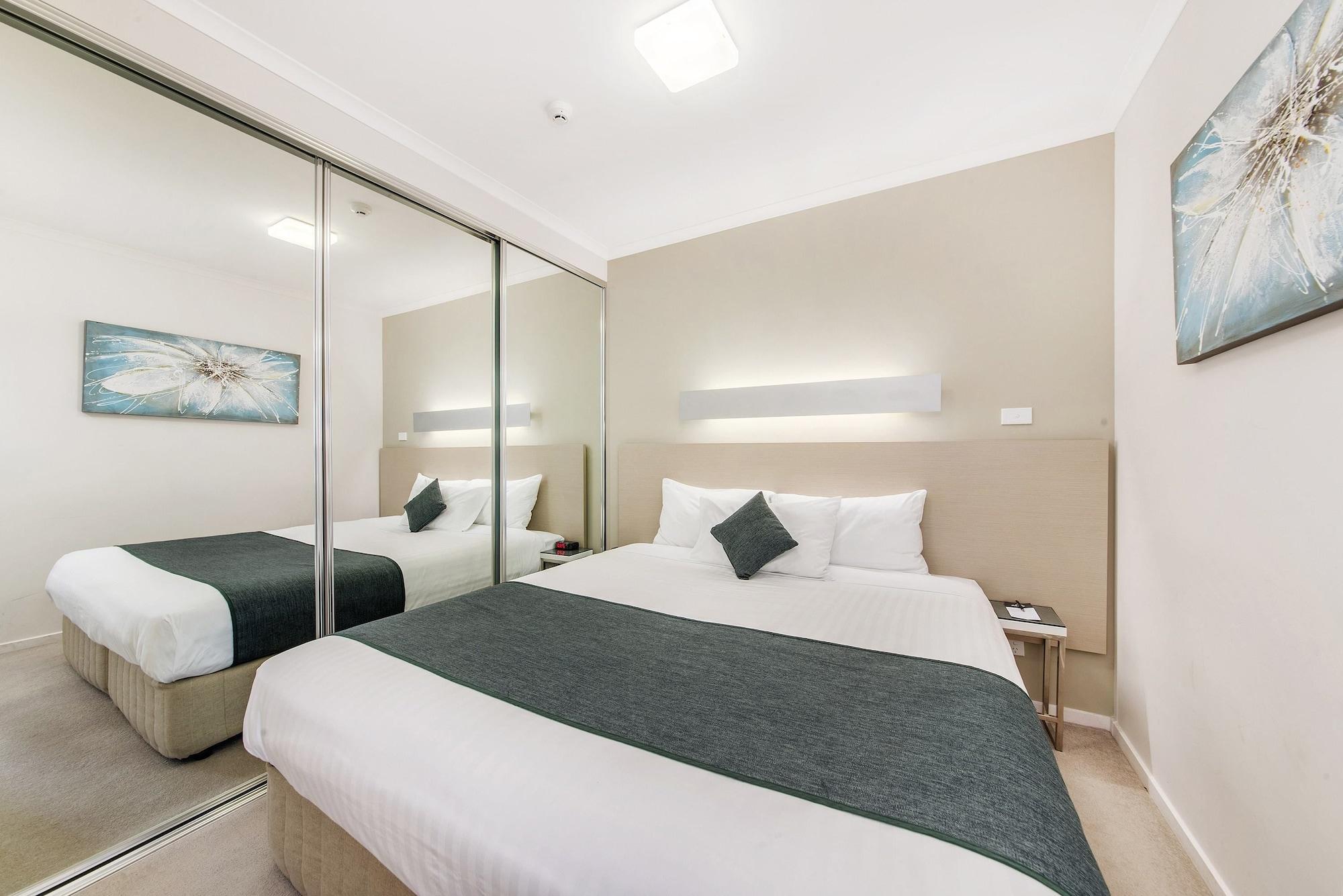 Апарт отель Abode Tuggeranong Канберра Экстерьер фото