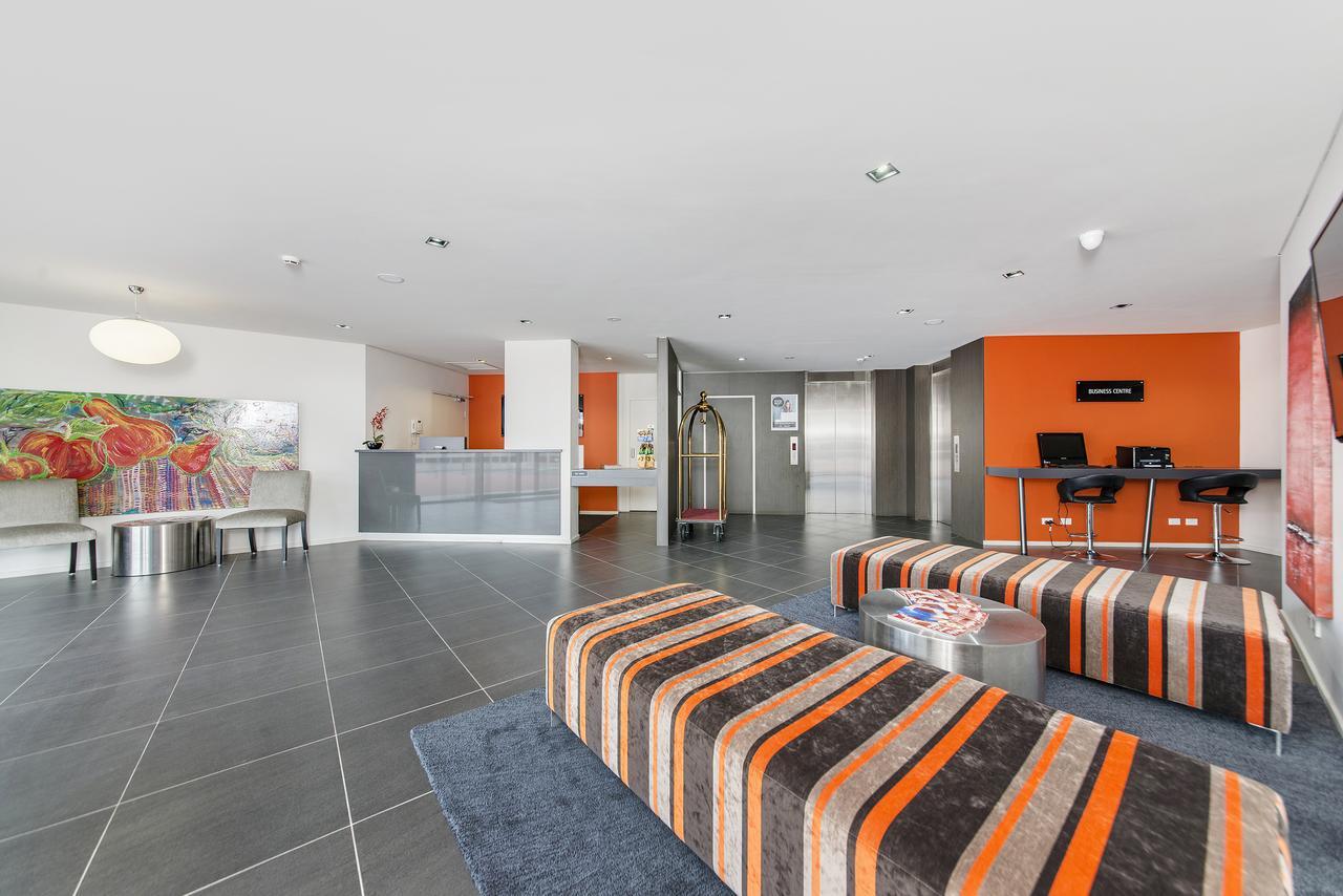 Апарт отель Abode Tuggeranong Канберра Экстерьер фото