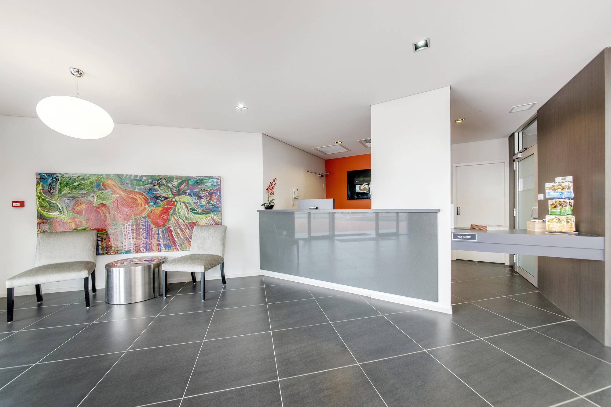 Апарт отель Abode Tuggeranong Канберра Экстерьер фото